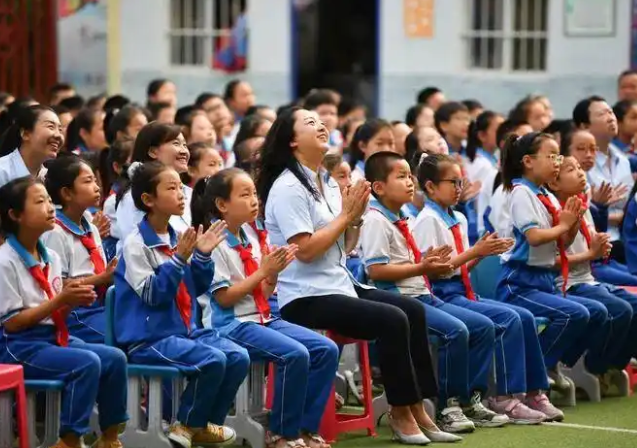 数据规范完成学生成长信息教育资源风险隐患预警的跨层级